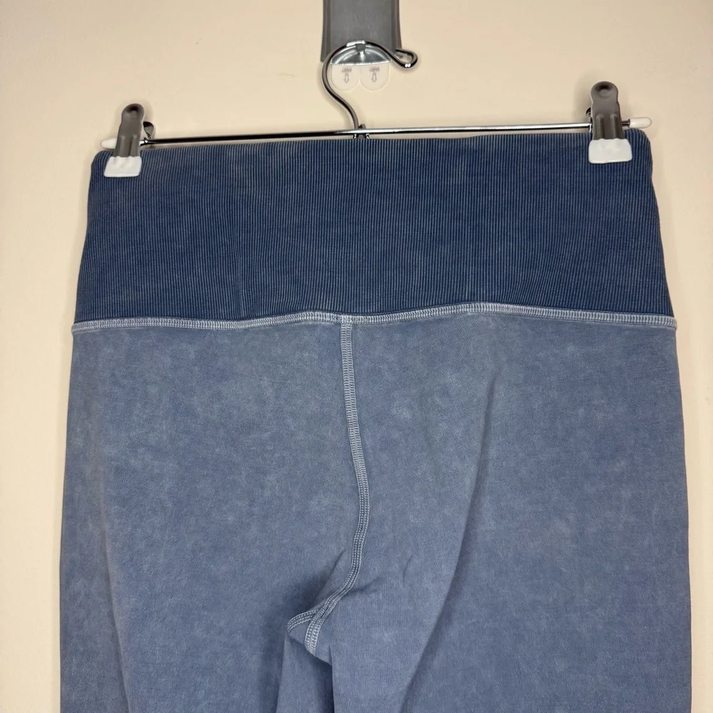 LULULEMON Wunder Under Ribbed 23” Crop Workout Leggings in Washed Moon Blue